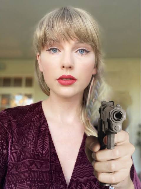 Taylor Nation: por fi compárteme tus datos, es para invitarte :)

*Le comparte los datos*

Taylor Nation: para invitarte a la cárcel hdlch