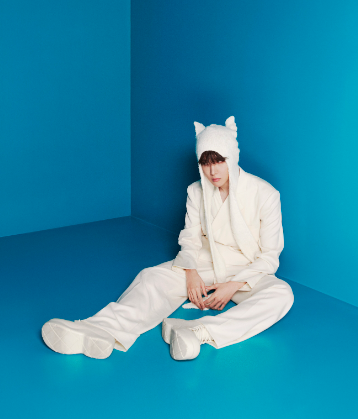 AboutMusicYT's tweet photo. LE SSERAFIM's Yunjin will feature on J-Hope's upcoming song, 'I Don't Know'. https://t.co/uXmxPCJmBs