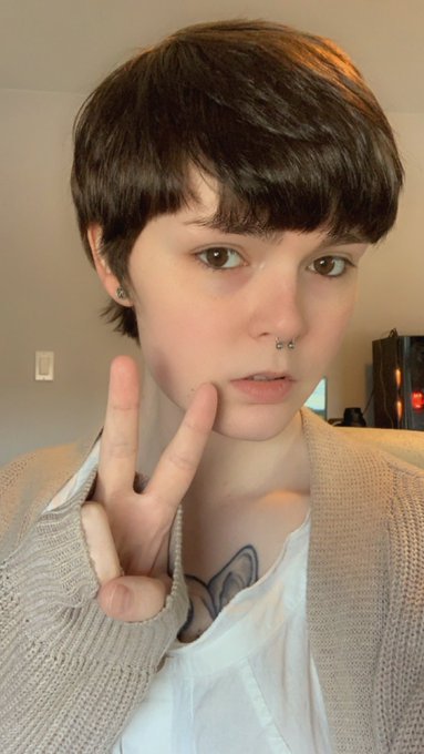 It is me hello c: https://t.co/xs3BZMziX9