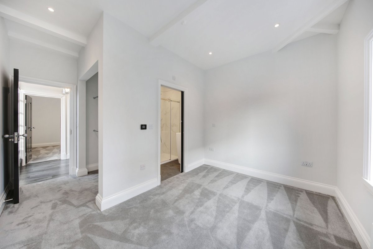 LevertonUK's tweet photo. Penthouse 8, 87 New Square, Chesterfield

2 bedroom, 2 bathroom, 1 WC, roof terrace

Rightmove link - https://t.co/zxGaHfAdPw

Photos by - Chris Woolley (Twenty 20 Photography)

#rightmove
#rentalmarket
#apartments
#chesterfield
#localbusiness https://t.co/3PKW1qoDYs