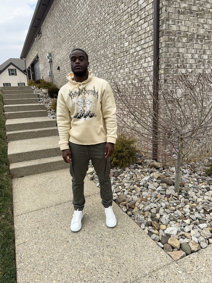 22 and Rolling around the Sun. I’m Blessed🫶🏽