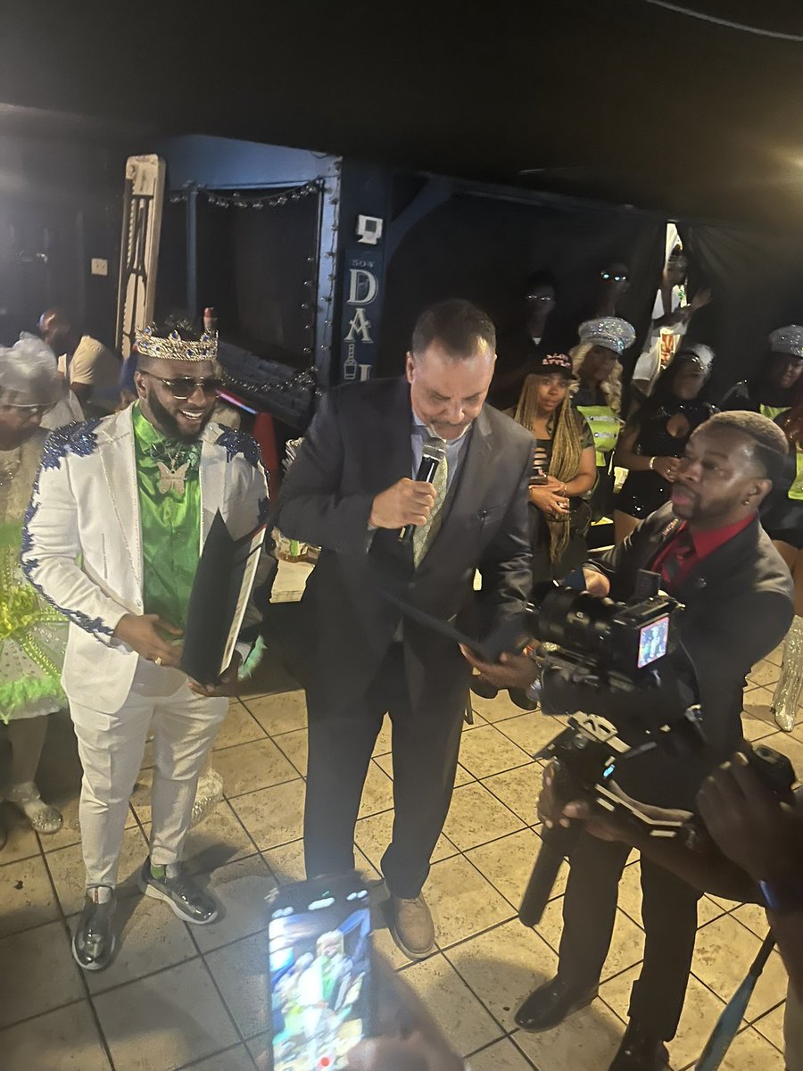otforus's tweet photo. From one 👑 king to another 👑…

Original CTC Steppers, Y’all did your thing! 

#OTforUS #OTforALL #oliverOURcouncilman #CTCsteppers #Lower9 #CTC #NewOrleansBaby #Secondline #PutOnForMyCity #ForTheCulture https://t.co/d7Gonq0Y1e