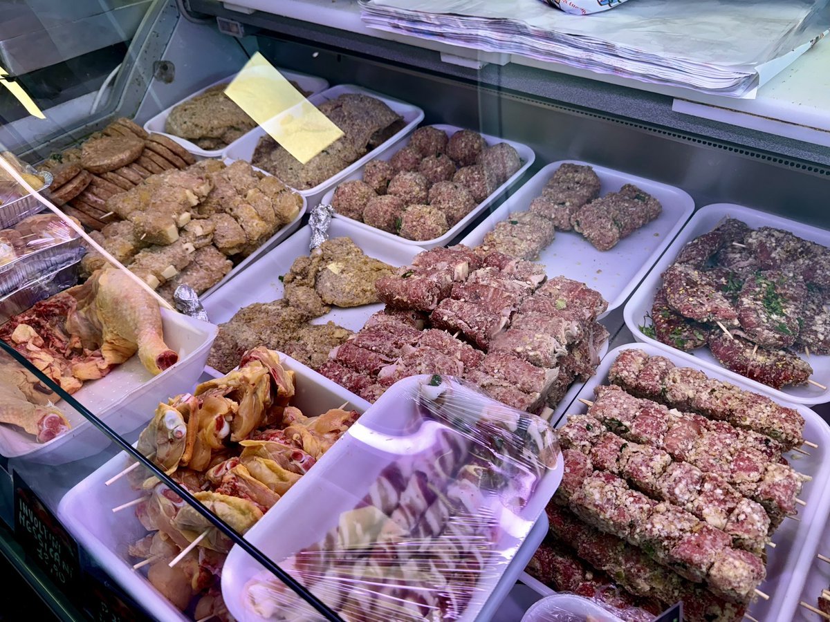 grifeo's tweet photo. Sapori di #Sicilia in una tipica ed eccellente macelleria-salumeria del catanese (#SanGregorio di #Catania). L’eccellenza: #involtini al pistacchio, alle cipolline, al prosciutto e formaggio e con carne tritata e formaggio. Naturalmente non c’è solo questo… https://t.co/heEDUKoExG