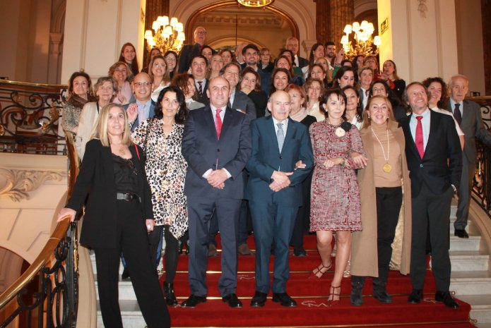 🎊El sábado 24 de febrero tuvo lugar el 50º Aniversario de #SEOP en Madrid donde asistieron el Dr. Luis Giner, decano, el Dr. Francisco Guinot, jefe del área, la Dra. Jenny Abanto, docente, y antiguos alumnos del área de #odontopediatría de nuestra Facultad.