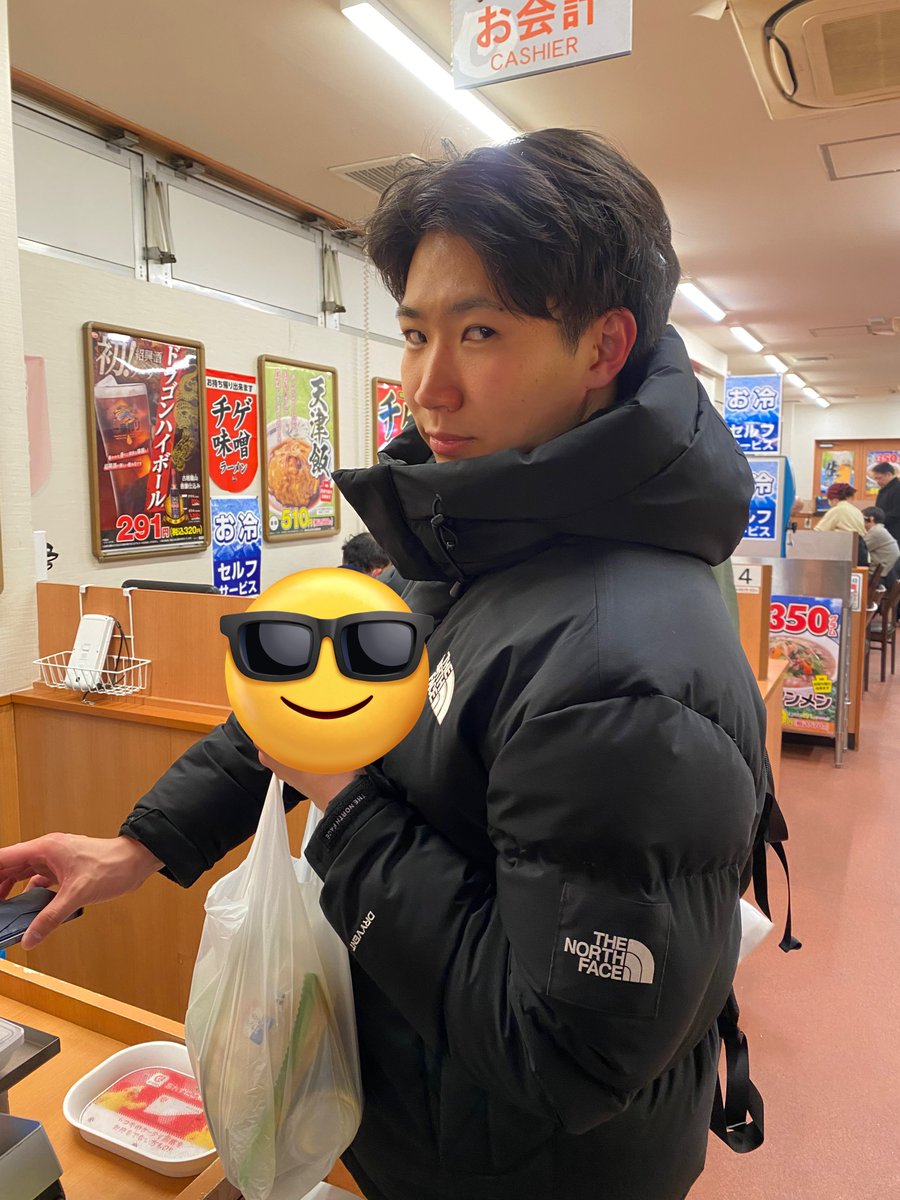 🐲今日の銀一🐲

D1期間残りわずか。
フットサル参戦してきました！

今日誕生日の神田店の凄腕トレーナーのはやきTに日高屋を奢ってあげました😎

そして終電を逃し、最寄りまでつけないので、歩いて帰ります！

ありがとうございました🔥

#d1wgp3
#ドクターストレッチ
#銀座一丁目店
#ピカイチ銀一