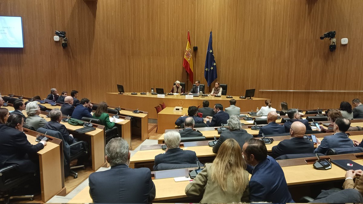 El <a href="/Congreso_Es/">Congreso</a> acoge la Jornada 'El autobús como elemento clave de la movilidad sostenible', organizada por <a href="/ConfebusSocial/">CONFEBUS</a> #movilidadsostenible #autobús