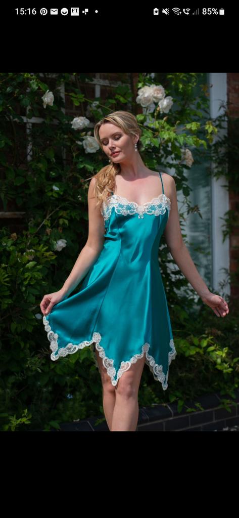 JaneWoolrichLtd's tweet photo. Blue Monday  !
Spring Sunshine 
Beautiful Blue Lingerie 
Have A Lovely Week xxx 
Jane Woolrich Couture https://t.co/R4AQYrsjS3 
#HappyMonday #beautifulcolour #bluelingerie #silkslip #designerlingerie #silklingerie 
@TrousseauLtd @carlamonacox @Unhooked_Blog @LingerieBriefs https://t.co/jryOoUTl1j