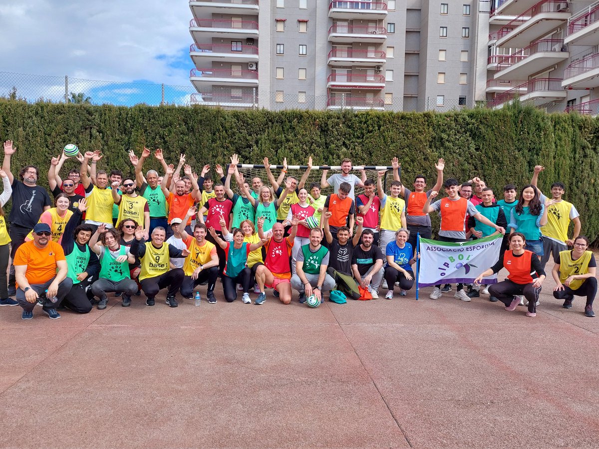 colpbol's tweet image. Colpbol como herramienta de cohesión grupal y de trabajo de la confianza y motivación del equipo 

2° Jornada de Convivencia CVSkills @GvaSomFP de la delegación valenciana de cara a #SpainSkills 2024

🔨🧰✂️🏗🔧🏐💇‍♀️🥮🥽📚

#somfp #ComunitatValenciana
#Colpbol #edufis @GVAeducacio