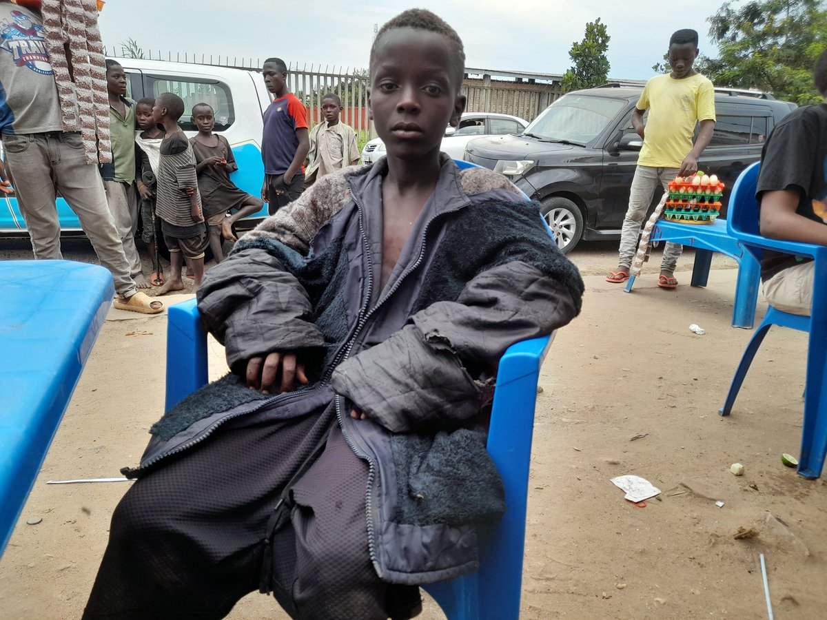 #Burundi street boy make the good days with his music talents