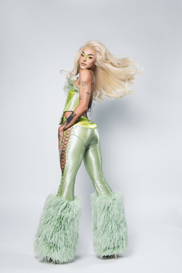 Megan Twoo para a #MeganHair.