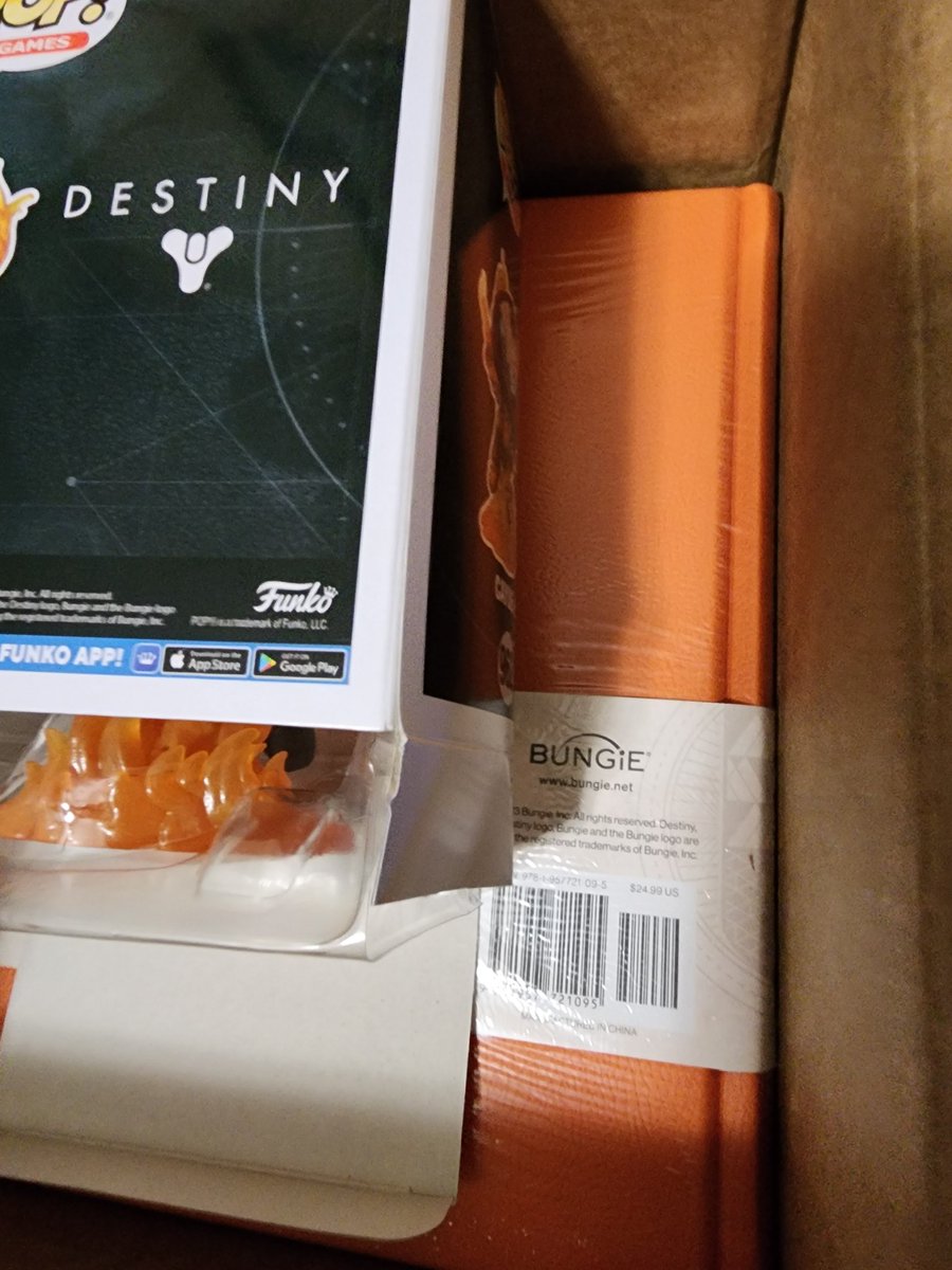 XalsDailyFunko's tweet photo. I love @Bungie @BungieStore but ya'll gotta do better. Loose packing paper isn't enough to protect anything. The box is destroyed.. https://t.co/DrUzOn7Xqc