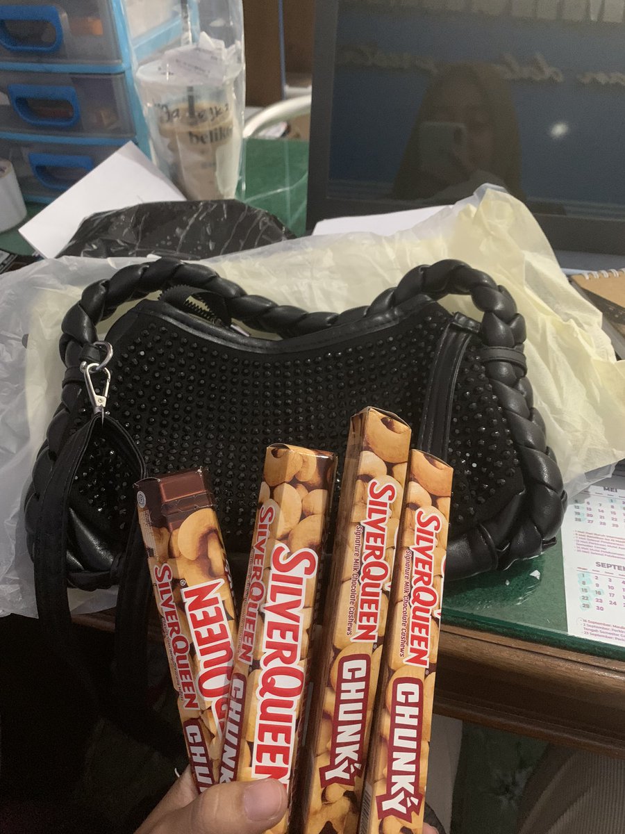 diupload karena hal sangat langka si azm ngasih gift valentine