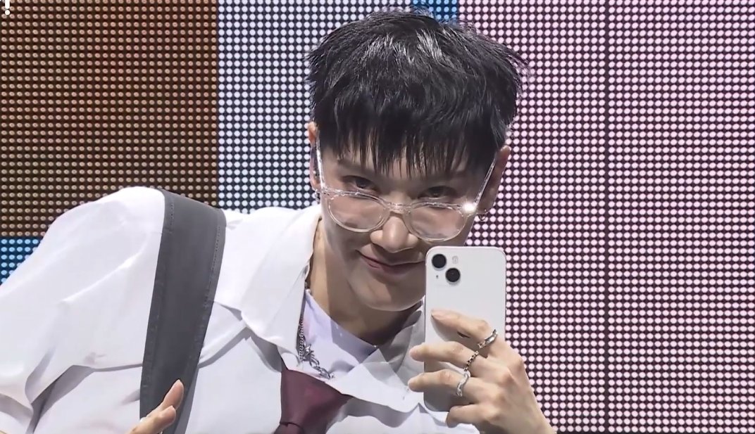 HAPPY BIRTHDAY TO THE BRIGHTEST STAR IN THE SKY, THE SUN HIMSELF!! We're so proud of you! You grew up so well! Thank you for sharing your incredible talents with us and giving us the opportunity to support someone as phenomenal as you!!!

Have a great 28th birthday TEN, have a