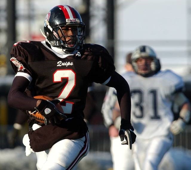 Throughout #BlackHistoryMonth, the WPIAL is proud to recognize some of our past Hall of Fame inductees. @QuipAthletics' @Revis24 put together one of the best individual performances ever in the 2003 PIAA 2A final, scoring five touchdowns in the Quips' 32-27 win. #WPIAL | 💙💛