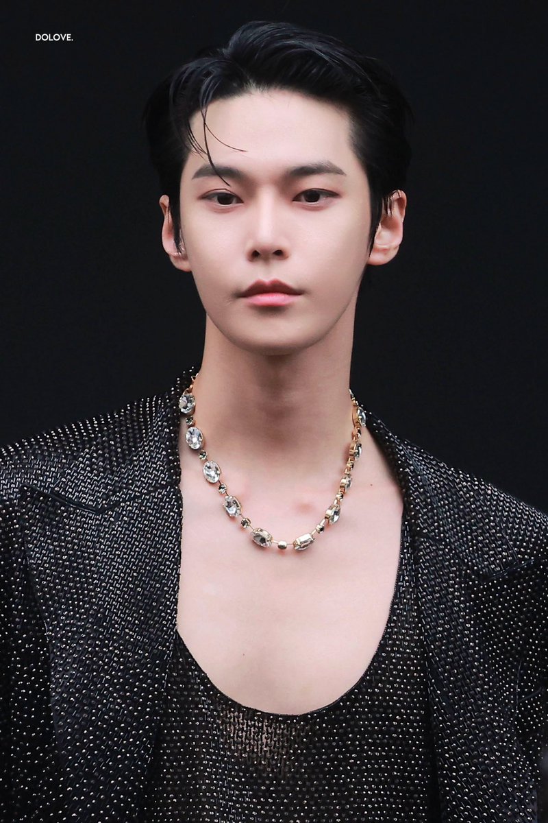 _do1ove's tweet photo. 240224 D&amp;G 
슈스야,,

#도영 #DGxDOYOUNG #DGFW24XDOYOUNG  #DGFW24 @dolcegabbana https://t.co/9151nvjGJy