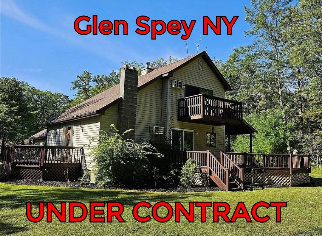 Jill_Barnes's tweet photo. Under Contract today! #buyorsellwithus #happymonday #realtorlife #dreamteam #TeamBarnes #cabinsandcanoesrealestate https://t.co/zphkZQF6Hs