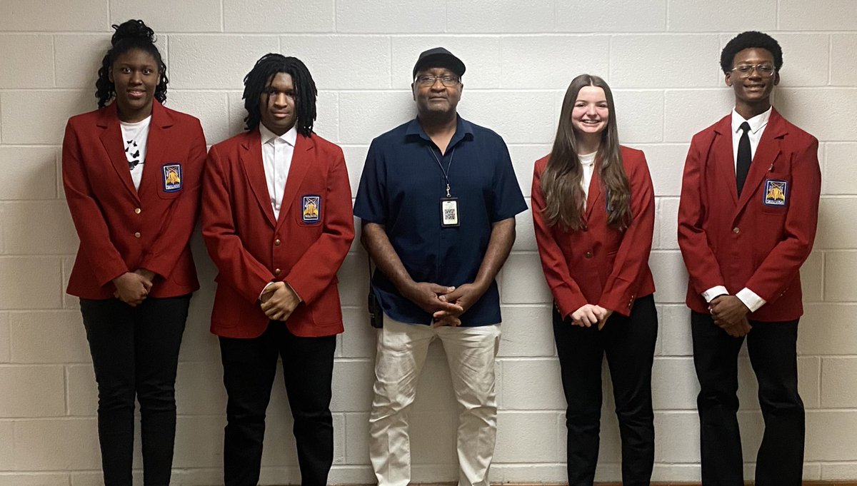 fwchsnetworking's tweet photo. Last Friday, our @SkillsUSA members got the chance to be ushers for the Black History Program. We loved getting the chance to support our school! @fayettewarehigh https://t.co/Vvj1UHY6HA