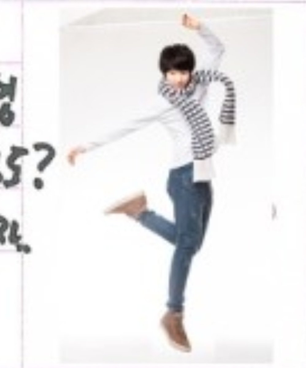 svteenwrld's tweet image. imagine debuting with this gay ass picture