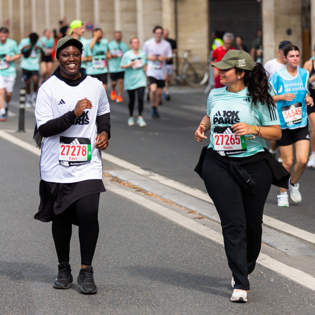 C’est la Journée mondiale du compliment 💌 👉 Fais un compliment à ton partenaire de course à pied en commentaire 🏃 📸 A.S.O. / Lucas Prevost