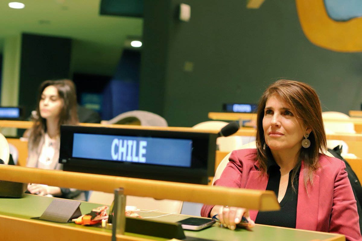 📌Se adoptó mandato para la realización de una Cumbre Social Mundial en 2025 bajo el título “Segunda Cumbre Mundial para el Desarrollo Social”, luego de la aprobación de una resolución facilitada por Chile y Portugal, y presentada en nombre de 🇧🇪🇩🇰🇩🇴🇰🇿🇲🇪🇲🇦🇸🇬🇪🇸🇻🇳🇿🇲 y Sudáfrica 👏🏻