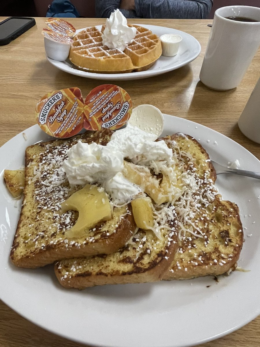 ibakeforaliving's tweet photo. Hawaiian French Toast this morning!!! #breakfastout https://t.co/ntgvWYIjf7