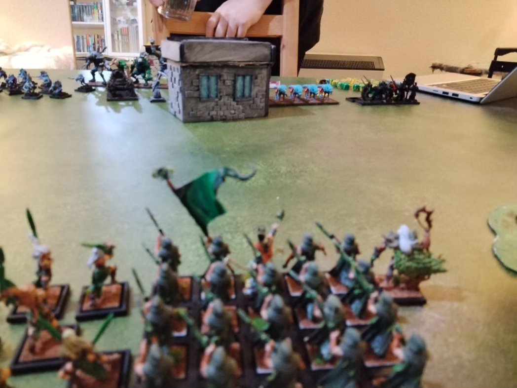 Estrenando edición The Old World de @warhammerofficial con <a href="/lasectadehauser/">Hauser 🌟💀</a> !! Partida muy entretenida y ágil (teniendo en cuenta que es la primera) que te deja un regustillo clásico pero con ese aroma a nuevo que te hace querer más.