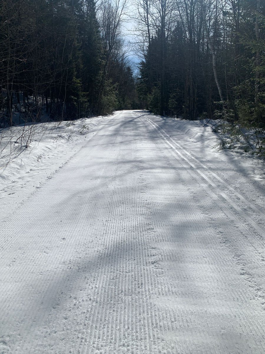 ❄️ The trails are calling, and they're looking fantastic! Our groomers have been hard at work, freshening up the skate lanes and laying down new classic tracks on some of your favorite trails. And hey, if you're cruising down I95, don't miss out on the packed powder!