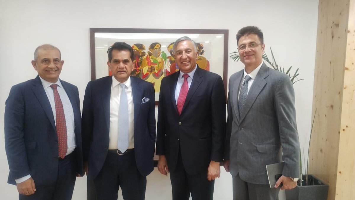 Met with @shankert, Senior Vice President Enterprise Business and @vishaldhupar, Managing Director Asia South @nvidia. We discussed the potential of #ArtificialIntelligence to harness innovative developmental solutions especially in the healthcare sector for India.