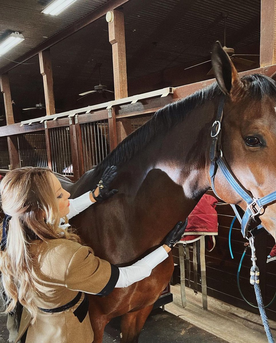 𝒞’ 𝑒𝑠𝑡, 𝘦𝘭𝘪𝘻𝘢𝘣𝘦𝘵𝘩 𝘨𝘪𝘭𝘭𝘪𝘦𝘴. (@hyp0crat) on Twitter photo 