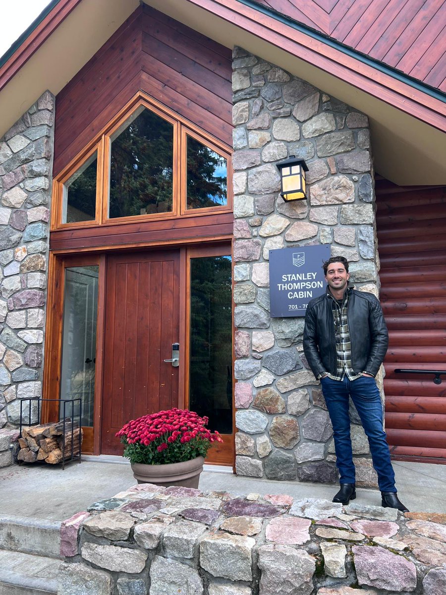 Cabin fever has never looked this good! 🌹

Tune in tonight for the unforgettable Jasper moments on #TheBachelor at 8/7c on ABC or Stream on Hulu.

#BachelorNation #JasperParkLodge #StayIconic