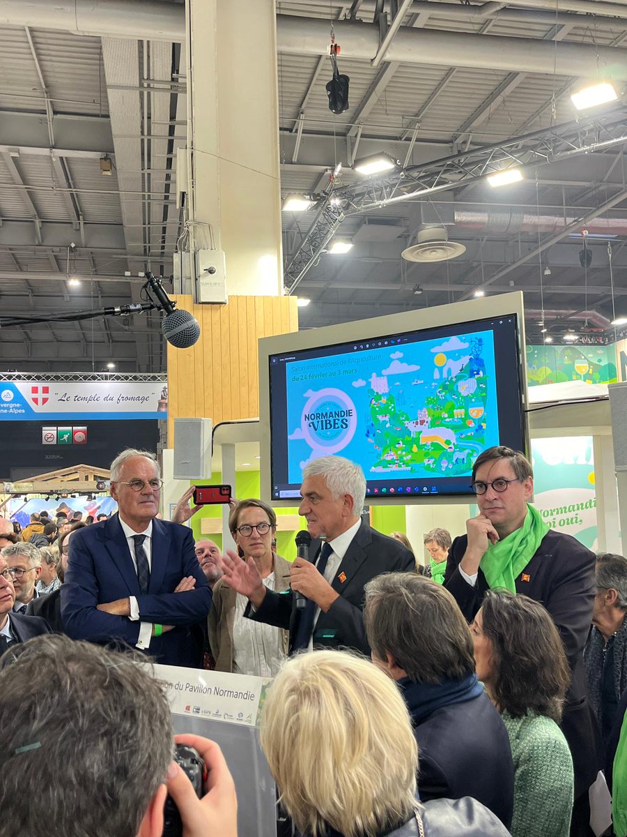 SaveursDeNdie's tweet photo. Aujourd’hui, c’est l’inauguration du Pavillon “Normandie Vibes” au @Salondelagri 🐮

À découvrir sur place : Hall 3, stand H 176, à Paris Expo - Porte de Versailles 📍

@RegionNormandie 

#saveursdenormandie https://t.co/sARs4PLRDZ