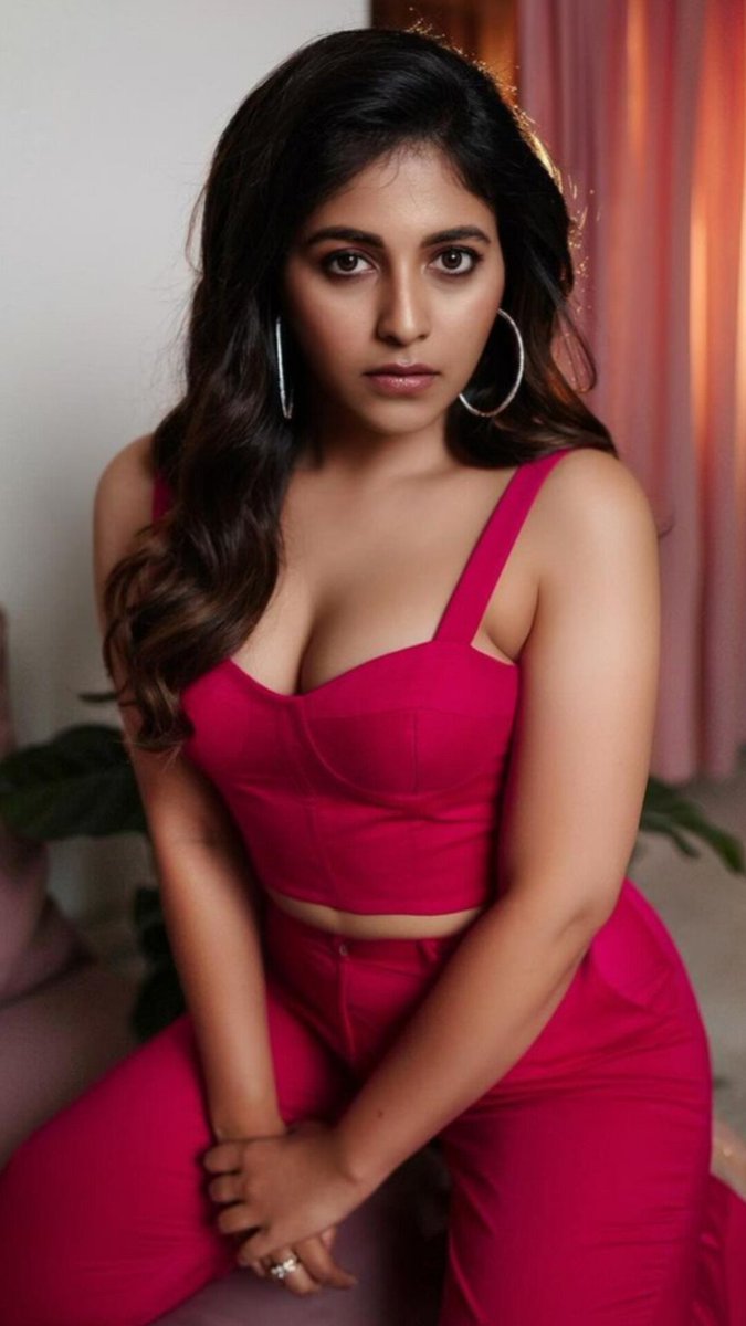 GHRnopEWwAAv_OI?format=jpg&name=medium