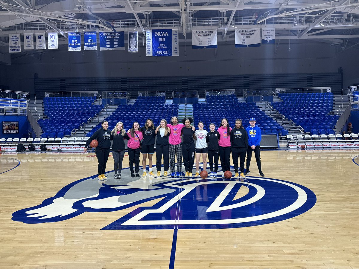 GAME DAY!! Ready to take the court at Wells Fargo at 1:30! Huge thanks to @DrakeWBB for letting us get a shoot around this morning! If you can’t make the trip you can stream it online! Go Wildcats!! 💙💛 watchighsau.com