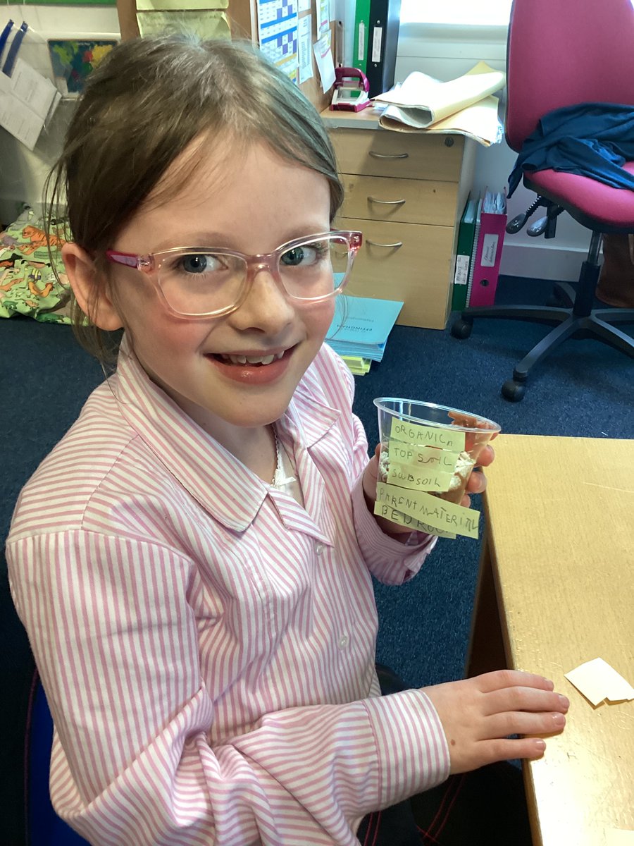 PrepTeresas's tweet photo. In Science, the girls were completing their work on the layers of soil and finished off by creating their own soil dessert pots using Oreos, chocolate drops, chocolate mousse, worms and green coconut. They labelled the different layers. https://t.co/oFMDXBYGhO