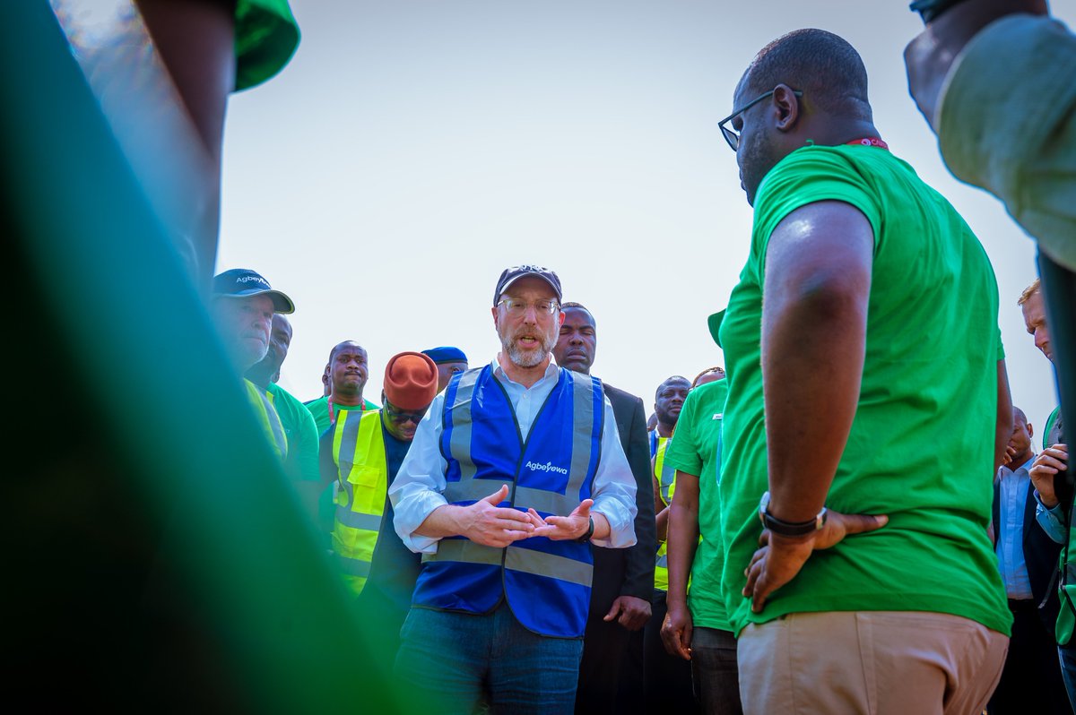 AgbeyewaFarms's tweet image. "Agbeyewa Farm was conceptualized to uphold the value and transform the lives of Ekiti people and Nigerians at large," says the Chairman of Cavista Holdings, Mr. John Olajide while speaking with journalists at the farm in Ekiti State.
#AgbeyewaFarms #CreatingValue #Agriculture