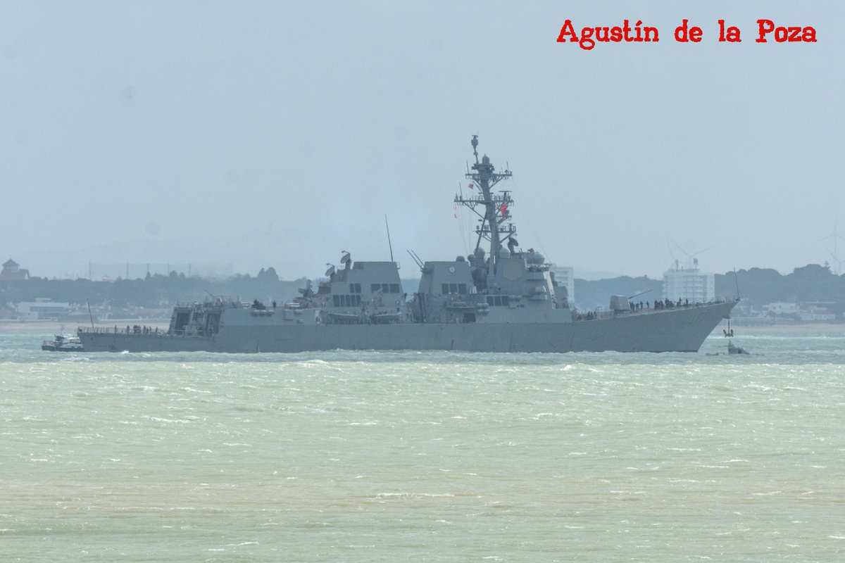 Zarpa desde la Base Naval de Rota el USS Paul Ignatius DDG 117 de la clase Arleigh Burke.
#USSPaulIgnatius #DDG117 #ArleighBurke #BaseNavalRota