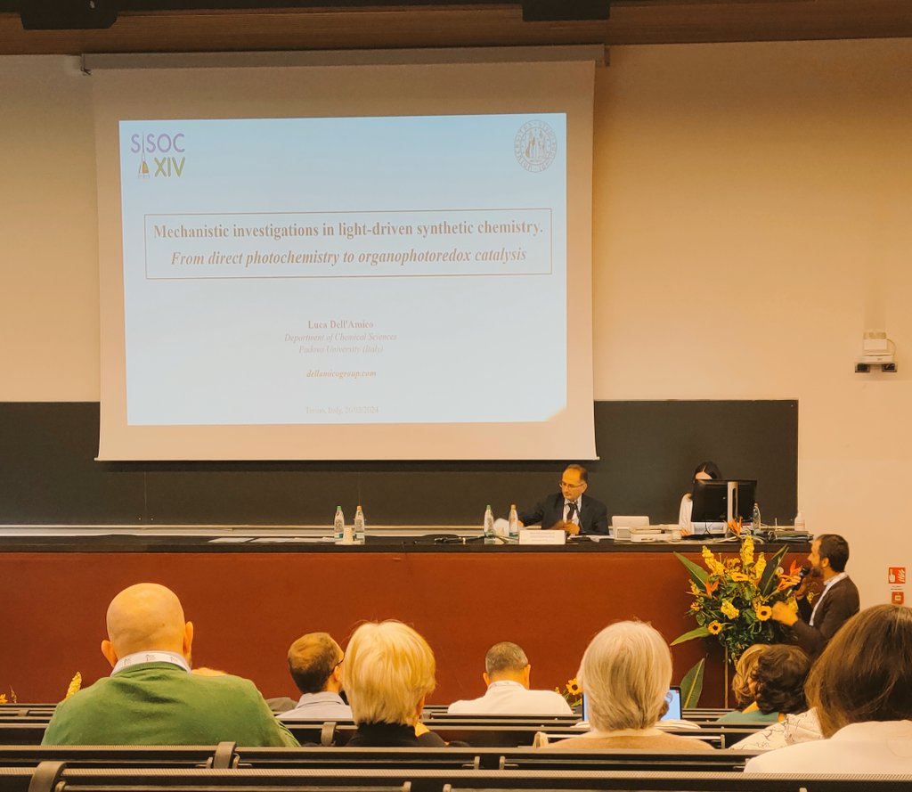 <a href="/LucaDellAmicoLD/">Luca Dell'Amico</a> on the stage. Ready to be amazed by his photochemistry 🤯 <a href="/SISOC2024/">SISOC2024</a>
