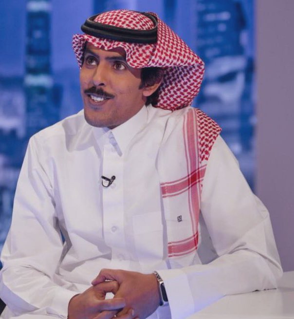 a511_i's tweet photo. وجيهنا فاللي يجملنا طوال
وبيوتنا ملفا هل الراي الوجيه

واللي نحبه من جنوب ومن شمال
يحرص علينا مثل مانحرص عليه

وراع النميمه بيننا ماله مجال
لو كان ابو زيد الهلالي مانبيه

اللي يقفي مارجيناله وصال
واللي يجينا جعل بقعا ماتجيه

#عبدالمجيد_شاعر_المعلقه. https://t.co/ZjQUa72EIC
