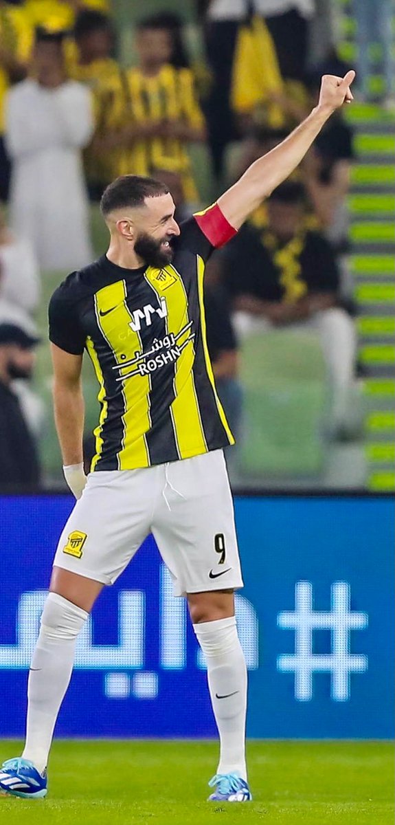 Itihadi01's tweet image. اعتدنافي #الاتحاد أن ندعم كل من أرتدى شعار فريقنافكيف ومن يرتديه الآن نجم النجوم وأفضل لاعبي العالم وإن خذله الحظ فلن نخذله وسنكون معه قلباًوقالباً لأننانعرف أن الذهب يبقى ذهب مهماإشتدت عليه النيران 💛

#كلنا_كريم_بنزيما
@Benzema
#الاتحاد_الوحدة
#الاتحاد
#ستين_الف_اتحادي_الاثنين1
