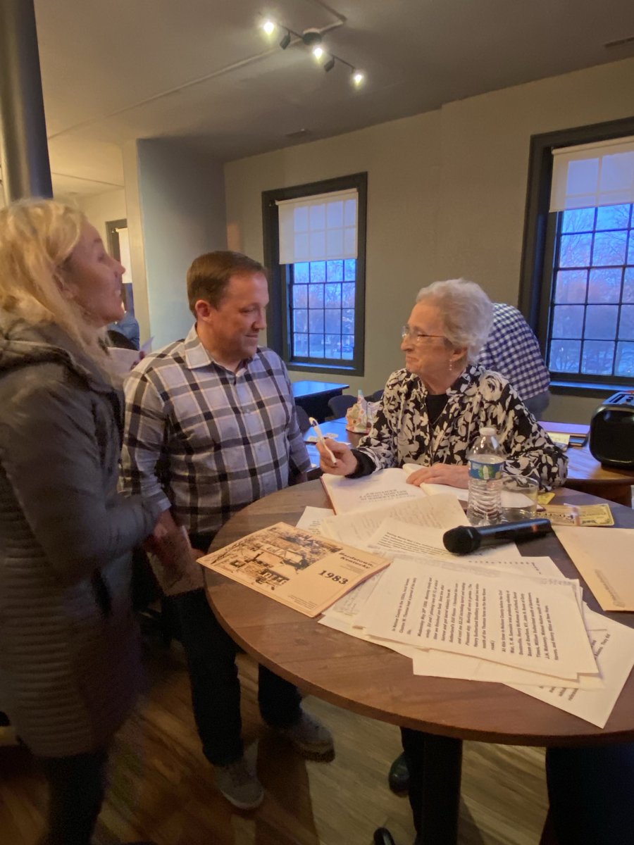 #Bardstown historian Dixie Hibbs shared the impact of #bourbon on the city’s legendary status as the spirit’s #epicenter. Hibbs signs a purchase for guests of the program offered by the #BourbonCapitalAlliance in the #Brindiamo Penthouse. #BourbonComesFromBardstown