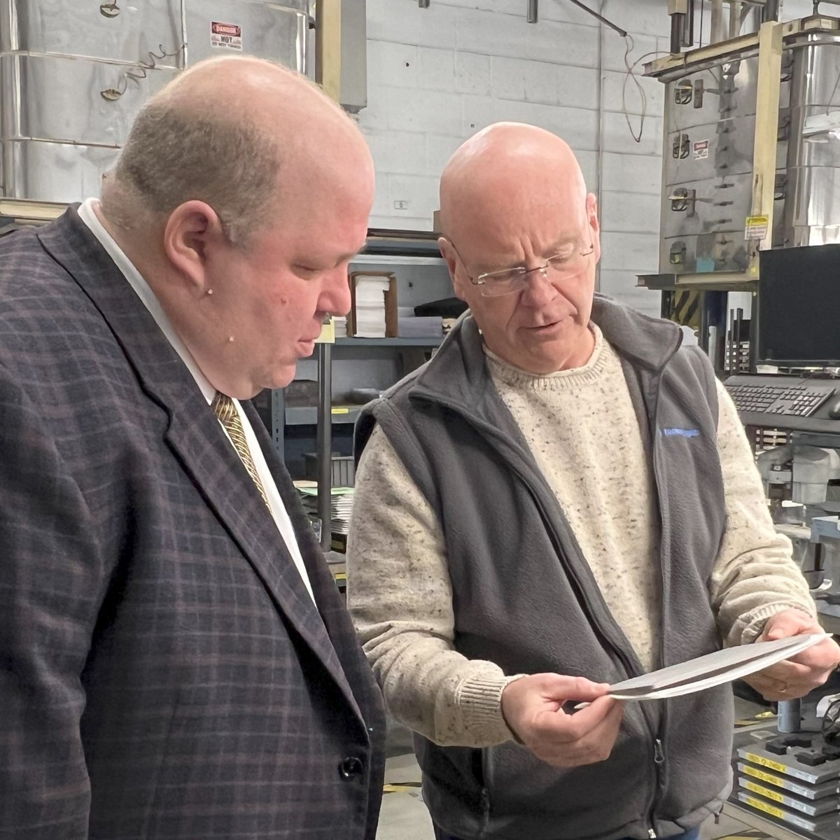 CPSTechSolution's tweet photo. CPS is proud to have hosted the Landscape of Manufacturing Roundtable with State Senator @PaulFeeneyMA, @RepAuchincloss, and @MassMEP at our Norton facility last week!
#MadeInMA #Manufacturing #Engineering #CompositeMaterials https://t.co/HLONnBFKUQ