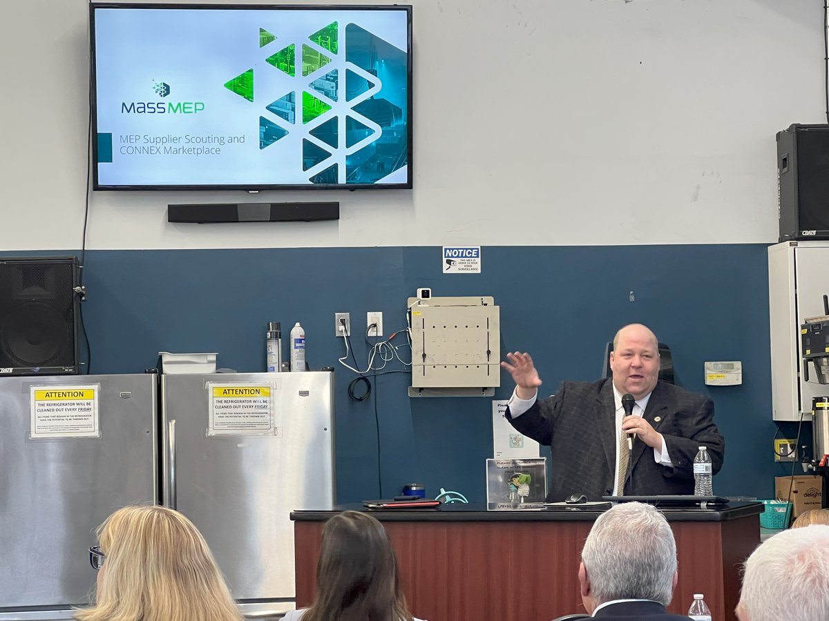 CPSTechSolution's tweet photo. CPS is proud to have hosted the Landscape of Manufacturing Roundtable with State Senator @PaulFeeneyMA, @RepAuchincloss, and @MassMEP at our Norton facility last week!
#MadeInMA #Manufacturing #Engineering #CompositeMaterials https://t.co/HLONnBFKUQ