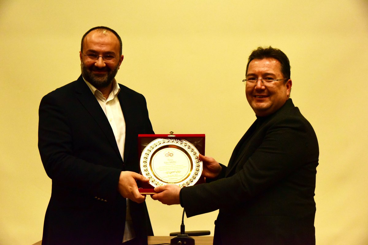 Üniversitemizde Gazeteci-Yazar Taha Kılınç’ın konuşmacı olarak katıldığı “Gündemimiz Kudüs” adlı konferans gerçekleştirildi.

Ayrıntılar ➡️ kastamonu.edu.tr/index.php/tr/b…

<a href="/kuebedigenclik/">Ebedi Gençlik Topluluğu</a> 
#KastamonuÜniversitesi