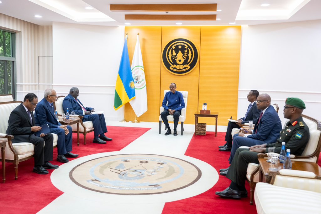 UrugwiroVillage's tweet photo. This afternoon at Urugwiro Village, President Kagame received Malik Agar, Vice President of the Transitional Sovereignty Council of Sudan and his delegation. They delivered a message from Abdel-Fattah Al Burhan Abdelrahman, President of the Transitional Sovereignty Council of the Republic of the Sudan.