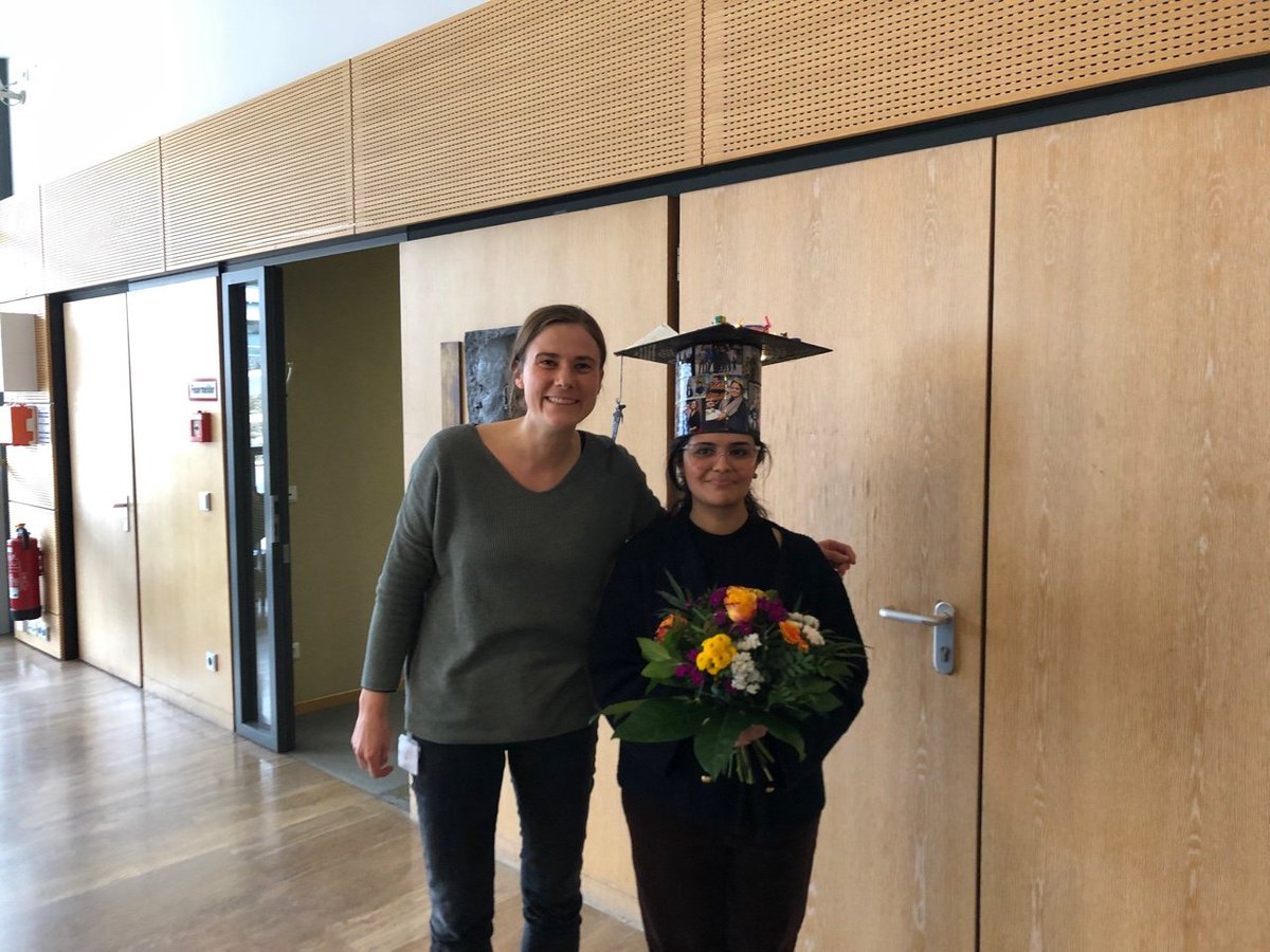 Congratulations to *Dr.* Abrar Aljahani on her great PhD defense today — a very well-deserved summa cum laude! 🥳 @IMPRS_GS Thank you so much for all you fantastic work and contributions to the lab @abrarjah!