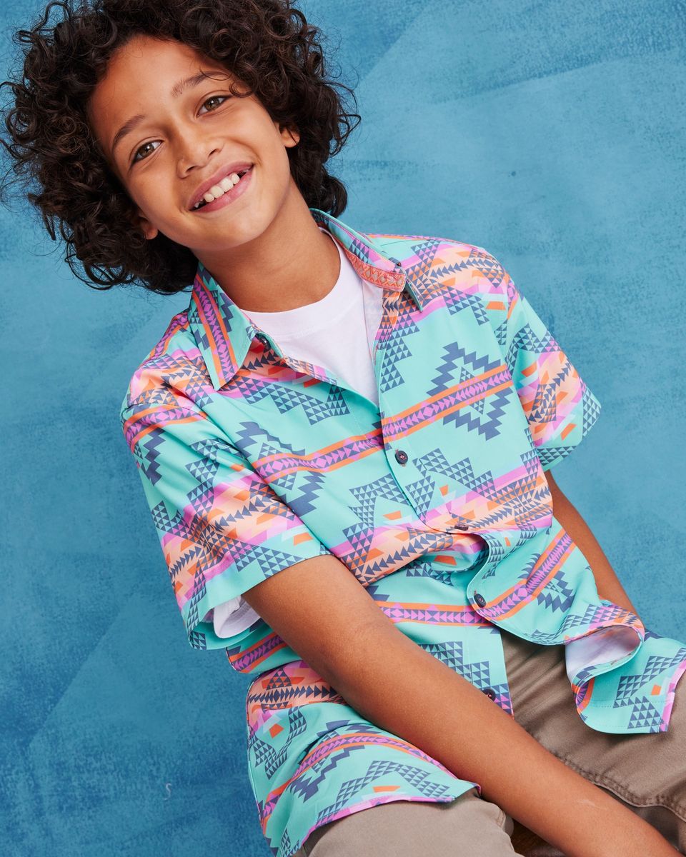 ShopMuncieMall's tweet photo. Bring on the playful colors from Buckle 🌴

Shop new boys styles: https://t.co/e7vt3OybKb
Shop new girl's styles: https://t.co/Rdd1kaU9NH https://t.co/A8b4KIOpFl
