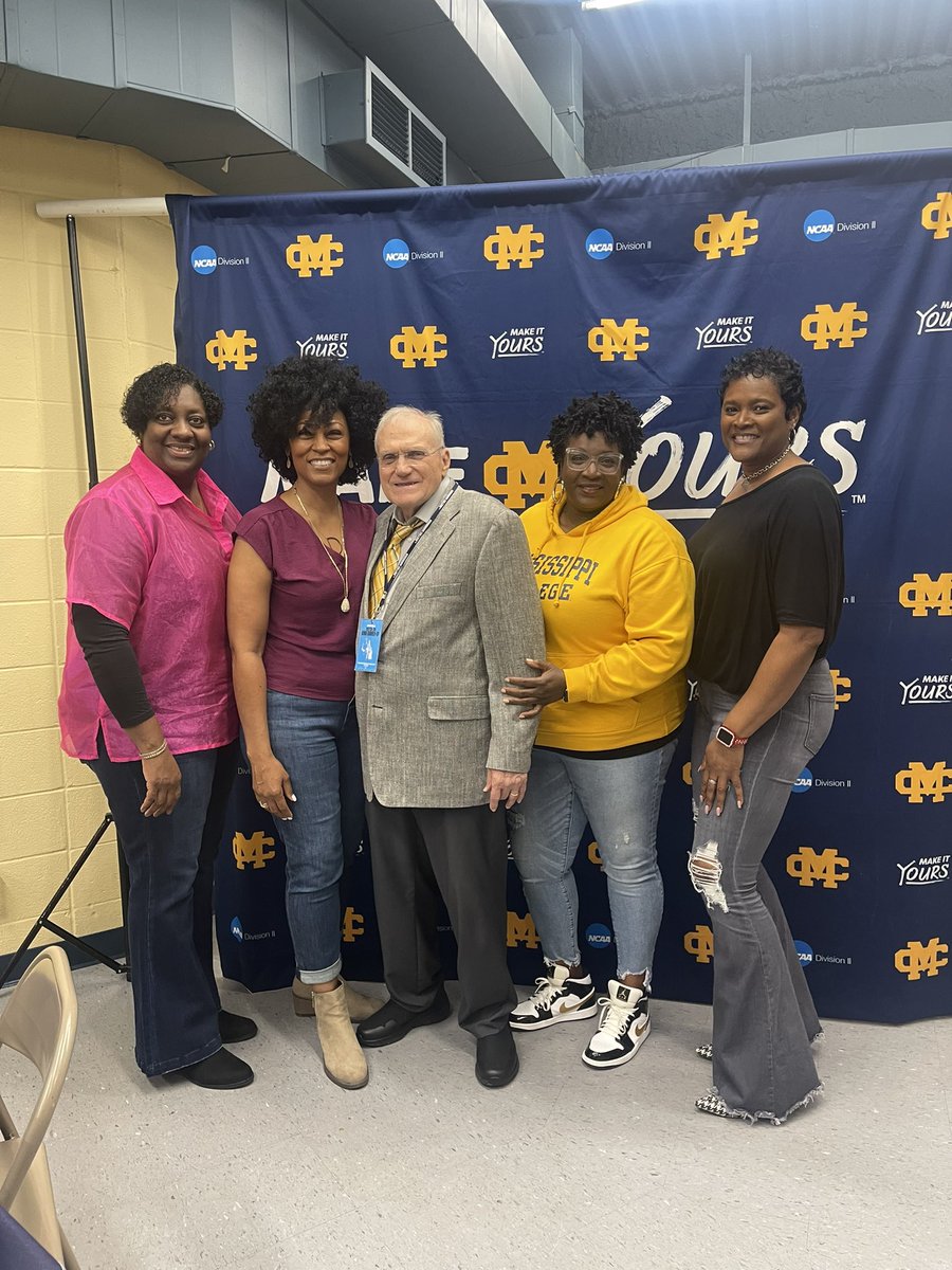 Ms. Milons, Ed.S. tweet media