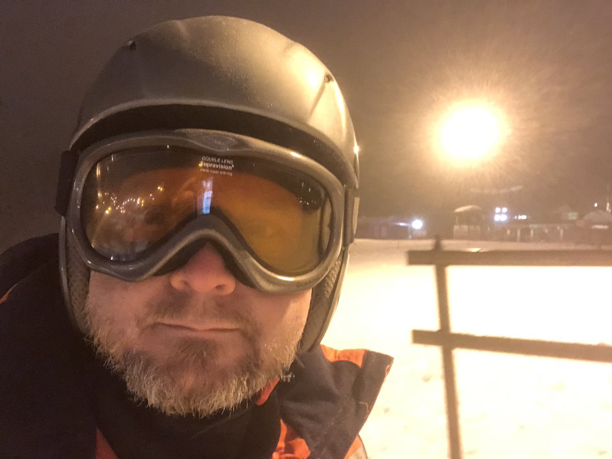 kallevihtari's tweet photo. Perässä hiihtäjänä eiku lautailijana mennään. #talma #alpit https://t.co/hXn1YGpl3Y