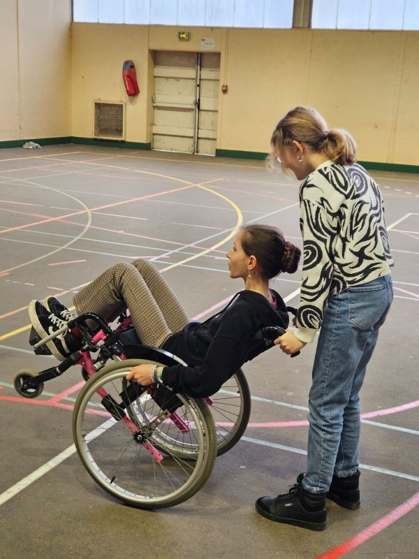 Notre association effectue régulièrement des actions de sensibilisation au handicap : dans les écoles, en entreprise... pour briser les préjugés et faire prendre conscience des difficultés.

Retour en images sur une session organisée par APF France handicap Loire Atlantique ⬇️