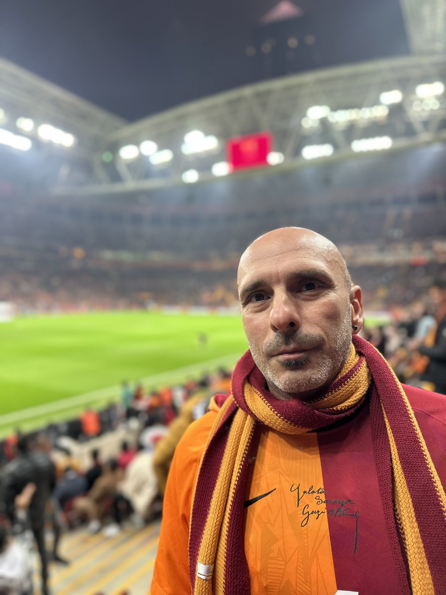 Her zamanki yerimizde, Metin Oktay ruhu yüreğimizde..💛❤️ @GalatasaraySK